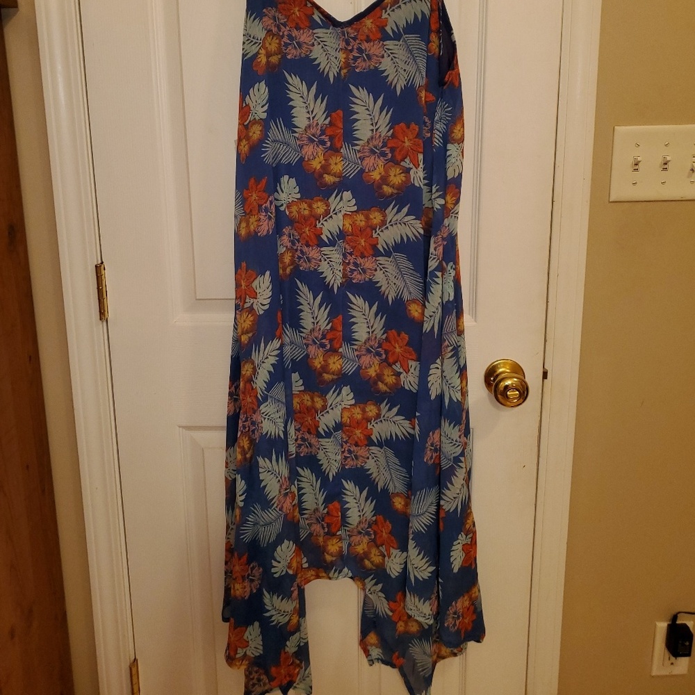 Dress - Picture 2 of 3